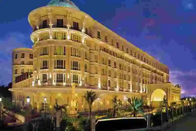 hotel itc maratha call girl