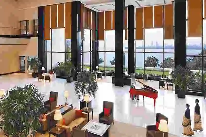 call girls in hotel peninsula grand