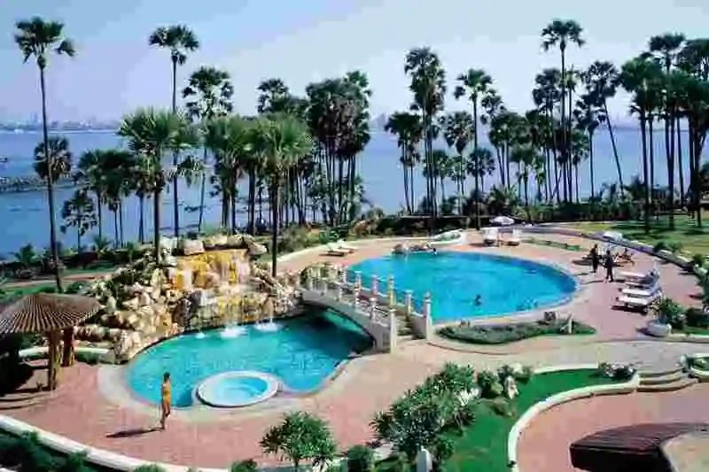 hotel taj lands call girl